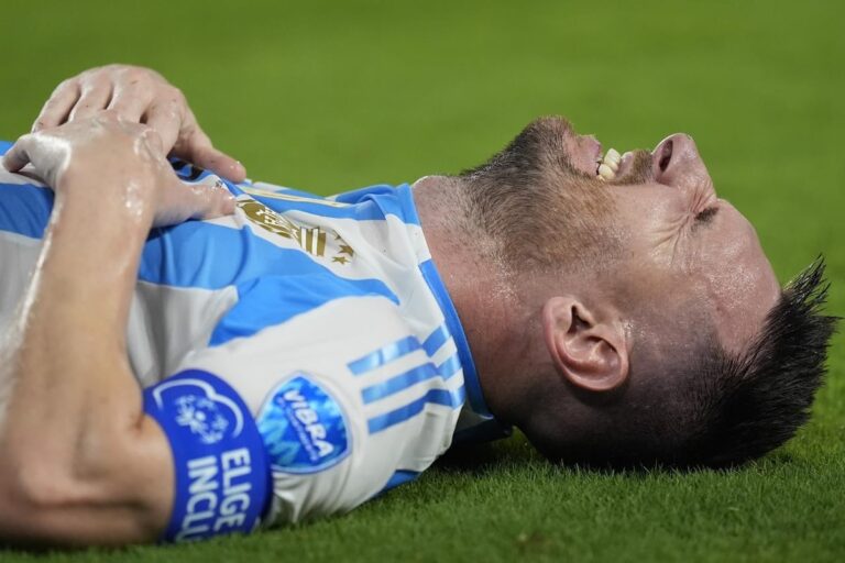Lionel Messi quitte la finale de la Copa America avec une blessure apparente à la jambe