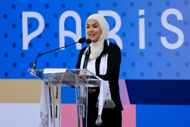 Masomah Ali Zada, chef de l'équipe olympique des réfugiés, espère remporter sa première médaille