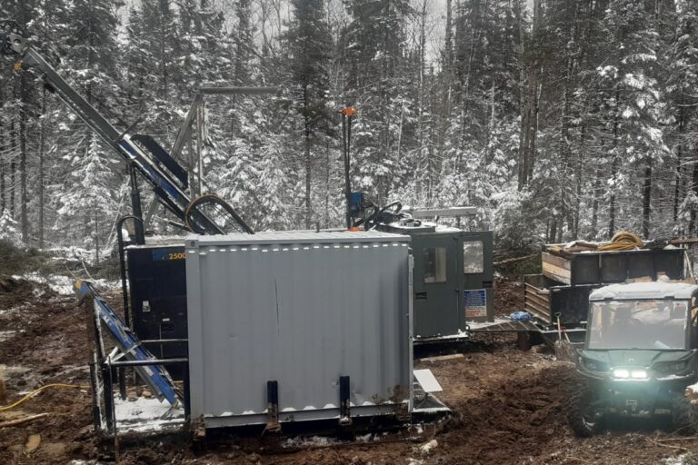 McFarlane demande un permis d'exploration pour ses anciennes propriétés productives, la mine McMillan et la mine Mongowin