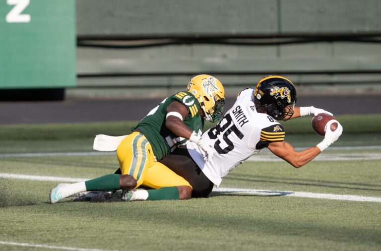 Mitchell aide les Tiger-Cats à vaincre les Elks, qui n'ont pas encore gagné, 44-28
