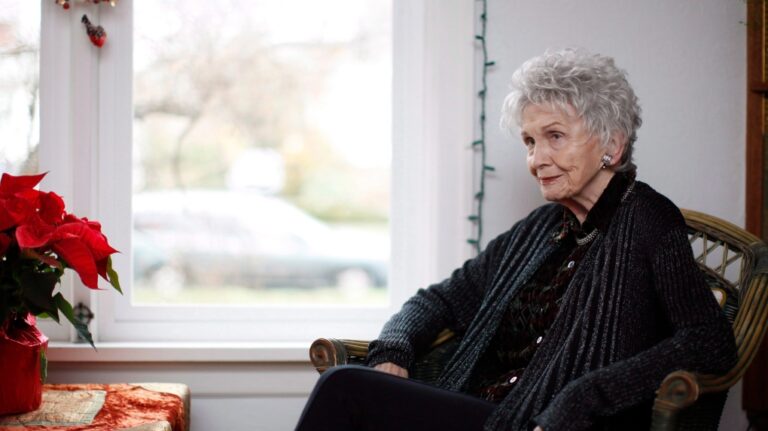 Réactions à l'essai d'Andrea Skinner, la fille d'Alice Munro