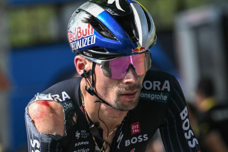 Roglic chute à l'arrivée d'une étape remportée par Girmay sur le Tour de France