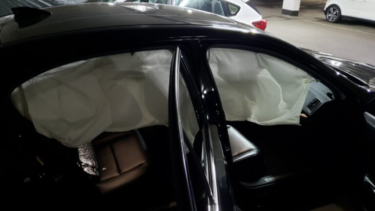 Un homme d'Ottawa attend près d'un an que sa voiture soit réparée chez un concessionnaire Acura