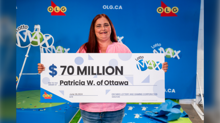 Une femme d'Ottawa, âgée de 49 ans, gagne 70 millions de dollars et compte aider sa communauté