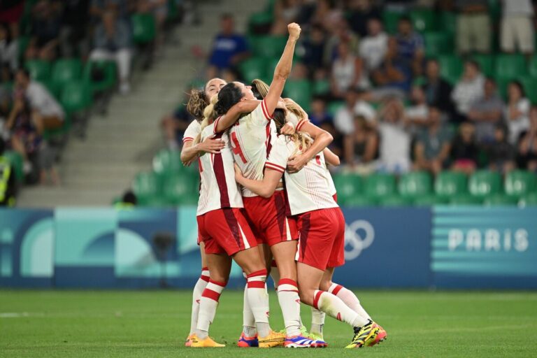 Vanessa Gilles abandonne son rôle de méchante dans un match de soccer où le Canada doit gagner ou rien