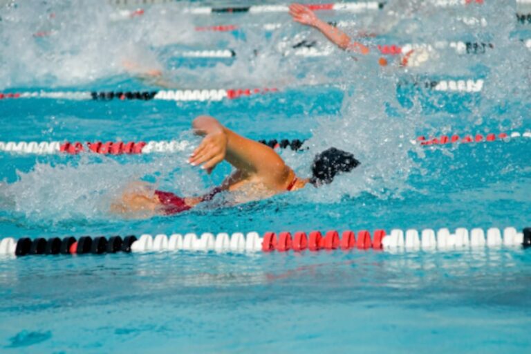 World Aquatics confirme l'enquête fédérale américaine sur les tests de dopage positifs de nageurs chinois