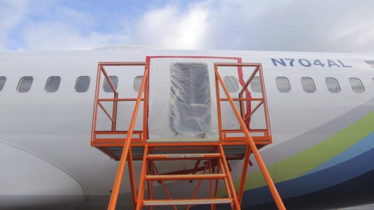 Une audience vise à obtenir des éclaircissements sur l'explosion d'un avion Boeing qui, selon les pilotes, a plongé le vol dans le « chaos »