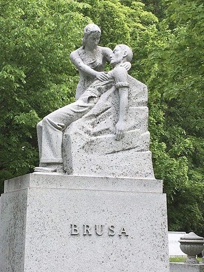 Un monument à la famille Brusa au cimetière Barre's Hope