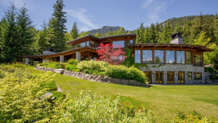 Ce manoir de Whistler vient d'être mis sur le marché pour 25,5 millions de dollars