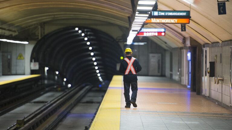 Malgré les appels répétés des coroners, le métro de Montréal ne procédera pas de sitôt à l'installation de portes palières