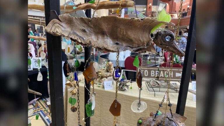 « Il y a tellement de belles choses artisanales ici » : Saint John accueille le troisième festival annuel du verre de mer