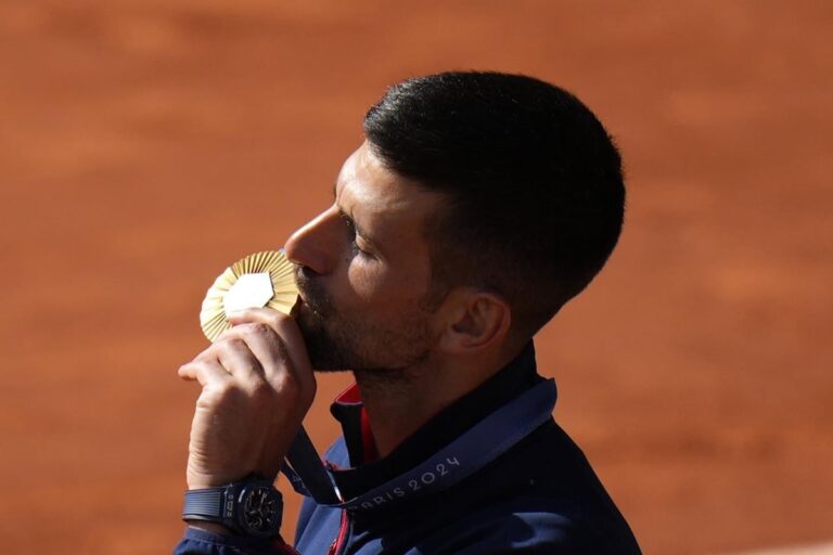 À l'US Open, Djokovic vise un 25e titre du Grand Chelem, un record, après avoir décroché l'or olympique