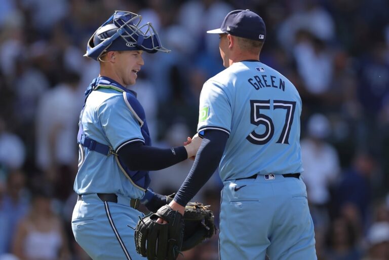 Bowden Francis lance sept manches sans point et les Blue Jays blanchissent les Cubs 1-0
