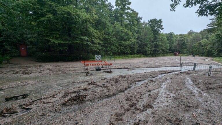 Chelsea, au Québec, déclare l'état d'urgence après les pluies torrentielles de vendredi