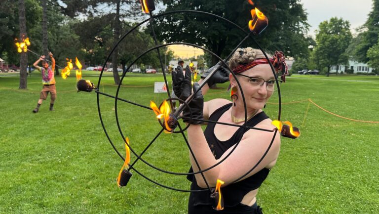 Coincé dans le Vermont : le Burlington Burn Club crée une communauté de lutte contre le feu