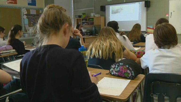 Commencez à faire vos demandes de certificats d'admissibilité en anglais le plus tôt possible : EMSB