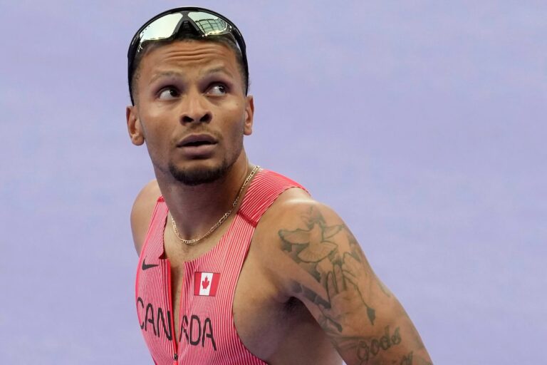 JO de Paris : De Grasse, tenant du titre, se qualifie pour les demi-finales olympiques du 200 mètres masculin