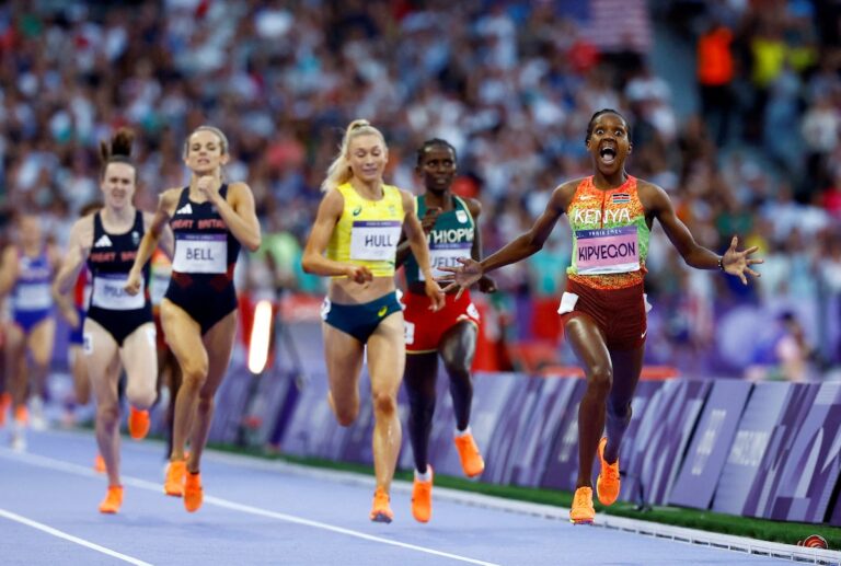 JO de Paris : Kipyegon, le Kenyan en liesse après son triplé historique sur 1 500 m