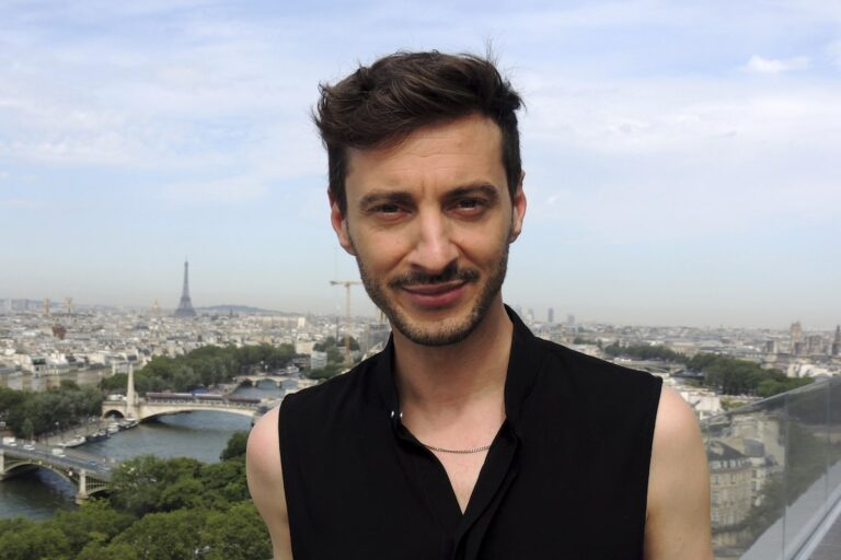 JO de Paris : la police enquête sur des propos haineux visant le directeur artistique de la cérémonie d'ouverture, Thomas Jolly