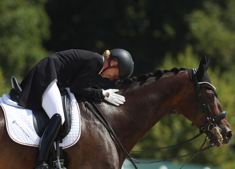 JO de Paris : les cavaliers ébranlés « donnent la priorité aux chevaux » au spectacle de Versailles après le scandale Dujardin qui secoue le monde équestre