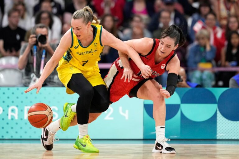 Jeux olympiques de Paris : « C'est toujours sous notre contrôle » : le Canada toujours en vie en basketball féminin olympique