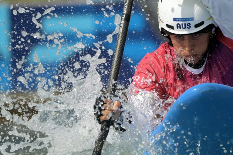 Jeux olympiques de Paris : Noémie Fox sort de l'ombre de sa sœur lors d'un drame en kayak cross