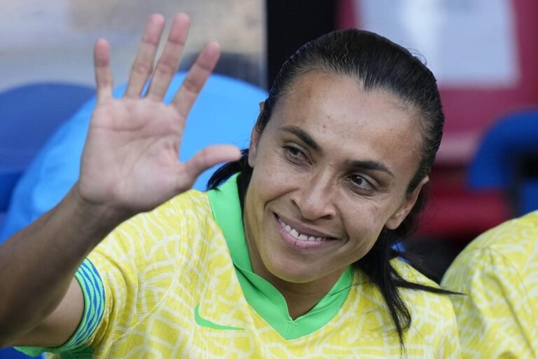 Jeux olympiques de Paris : la Brésilienne Marta rate à nouveau la médaille d'or en football féminin, les États-Unis l'empêchant une fois de plus