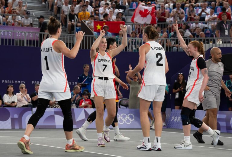 Jeux olympiques de Paris : le Canada perd deux matchs en prolongation en basketball 3x3 féminin olympique
