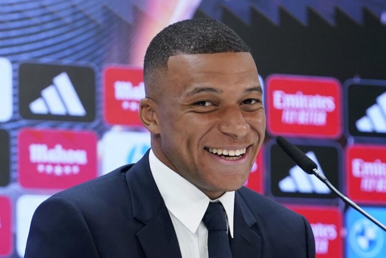 Kylian Mbappé prêt à faire ses débuts avec le Real Madrid en Supercoupe de l'UEFA contre l'Atalanta