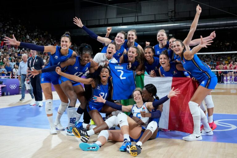 L'Italie bat les États-Unis, champions en titre, pour l'or en volley-ball féminin aux Jeux olympiques de Paris