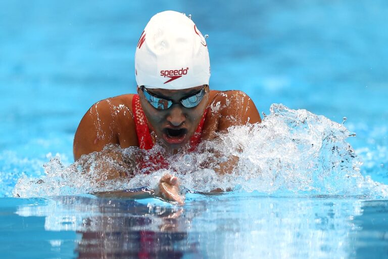 La nageuse canadienne Katarina Roxon chez elle dans un monde qu'elle aime aux Jeux paralympiques