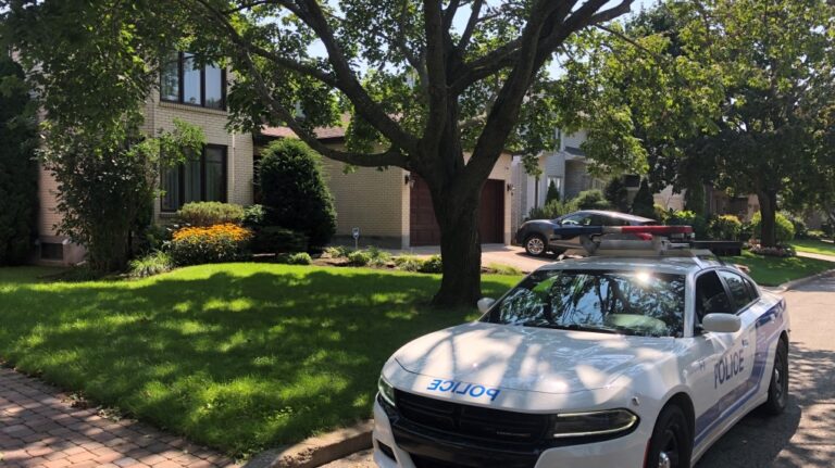 La police renforce ses patrouilles alors que les habitants de Kirkland s'inquiètent d'une série de crimes