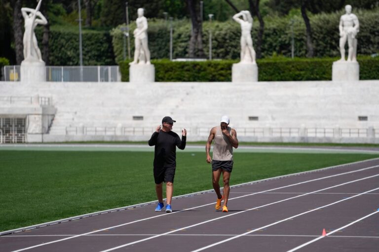 Le Comité olympique canadien retire l'accréditation de l'entraîneur d'André De Grasse