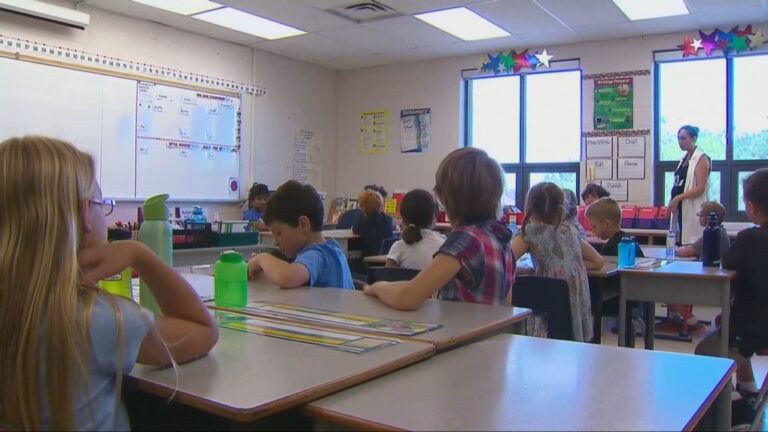 Le Québec fait face à une pénurie d'enseignants en raison de la hausse des inscriptions scolaires