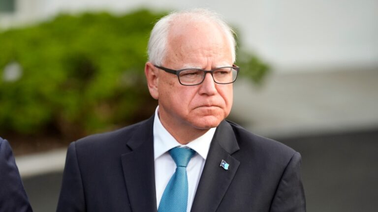 Le colistier de Kamala Harris, Tim Walz, est originaire d'un État ayant des liens étroits avec le Canada