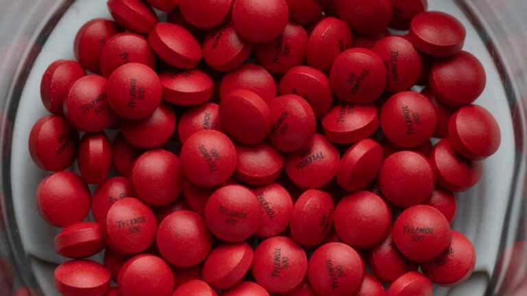 Extra-strength Tylenol tablets are seen, Tuesday, September 12, 2023 in Chelsea, Que. THE CANADIAN PRESS/Adrian Wyld
