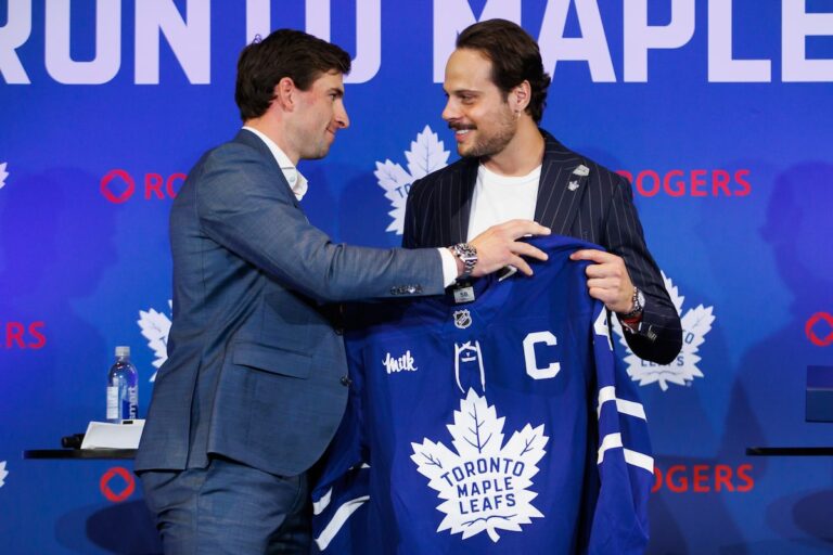 Les Maple Leafs nomment Matthews capitaine, en remplacement de Tavares