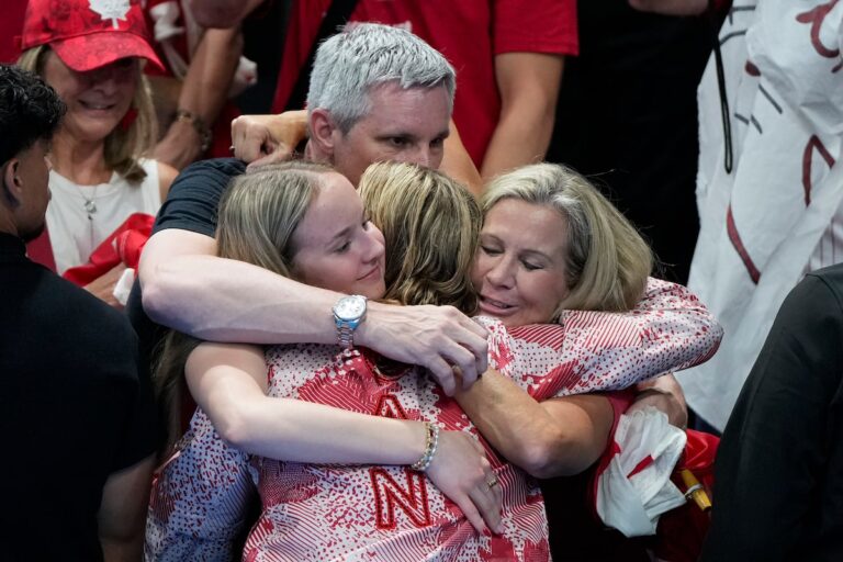 Les ambitions olympiques sont une réalité dans la famille de Summer McIntosh, sa sœur Brooke réalisant elle aussi ses propres rêves