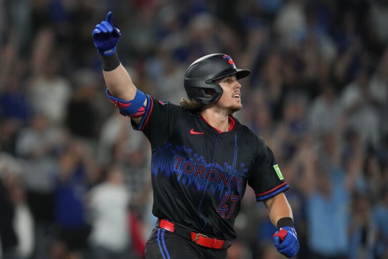Les circuits de Loperfido et Barger en neuvième manche permettent aux Blue Jays de battre les Angels 5-4
