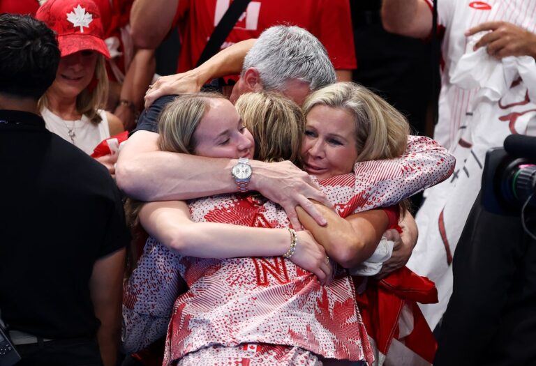Les deux facettes de Summer McIntosh, la talentueuse médaillée d'or du Canada