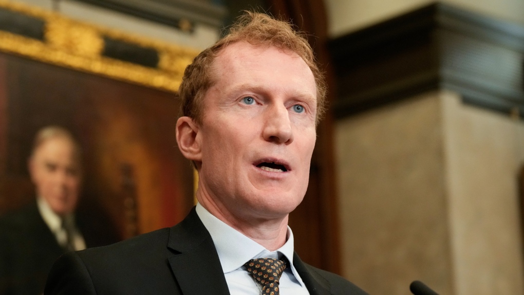 Les inscriptions d’étudiants internationaux chutent sous le plafond fédéral, prévient Universités Canada