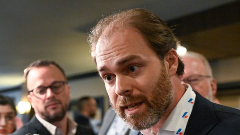Les libéraux du Québec affirment que la province a besoin de sa propre constitution pour affirmer « qui nous sommes »