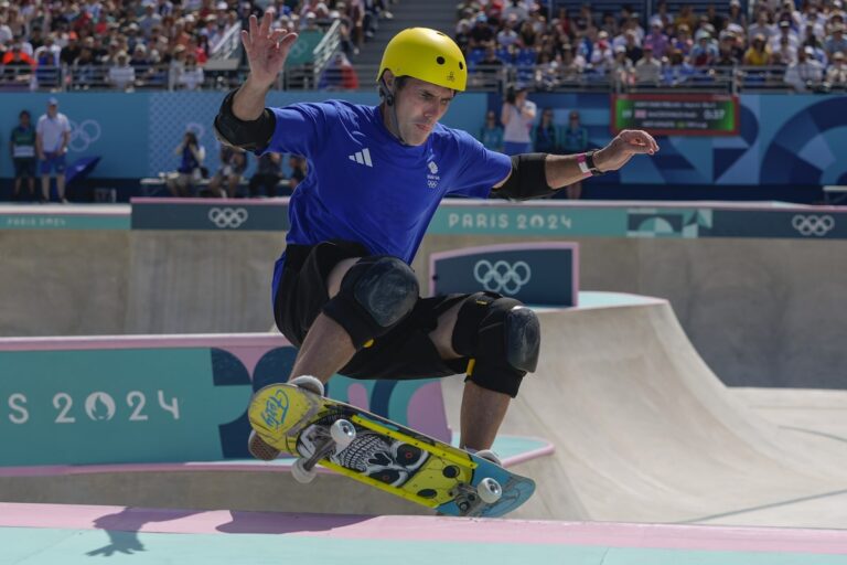 Les plus âgés Andy Macdonald et Dallas Oberholzer établissent la référence en matière de plaisir du skateboard aux Jeux olympiques de Paris