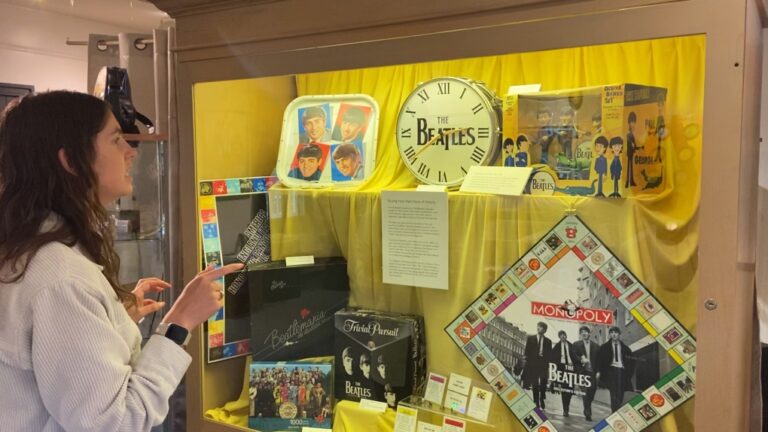 L'exposition Beatlemania à Smiths Falls, en Ontario, explore le lien entre les Fab Four et la vallée de l'Outaouais