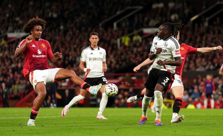 Manchester United a battu Fulham lors de la soirée d'ouverture de la Premier League grâce au but de Zirkzee pour ses débuts