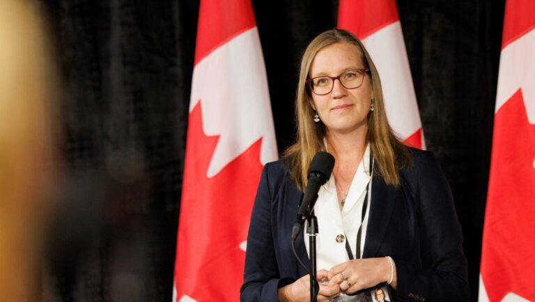 « Nous devons montrer aux Canadiens ce qui va suivre », déclare le leader parlementaire de Trudeau à propos de la stratégie libérale de l'automne