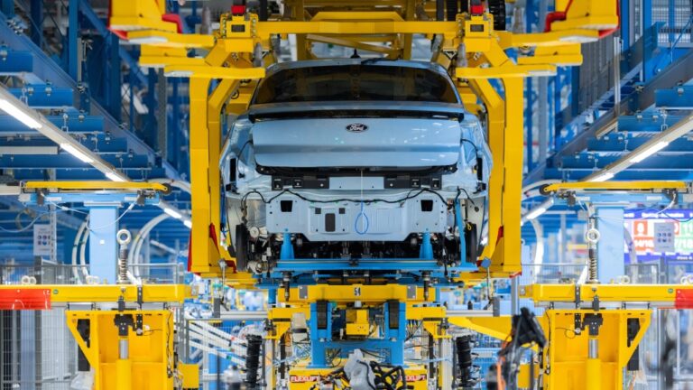 Pourquoi le SUV électrique à trois rangées de sièges de Ford a déraillé