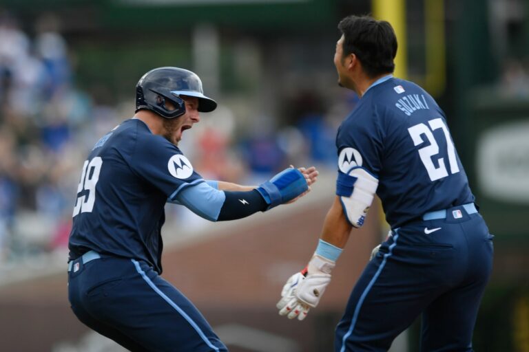 Seiya Suzuki frappe un simple qui met fin au match et les Cubs de Chicago battent les Blue Jays de Toronto 6-5