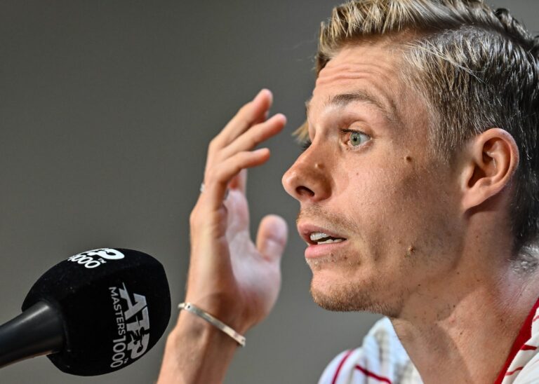 Shapovalov mène la polémique après que Sinner ait échappé à une interdiction pour dopage