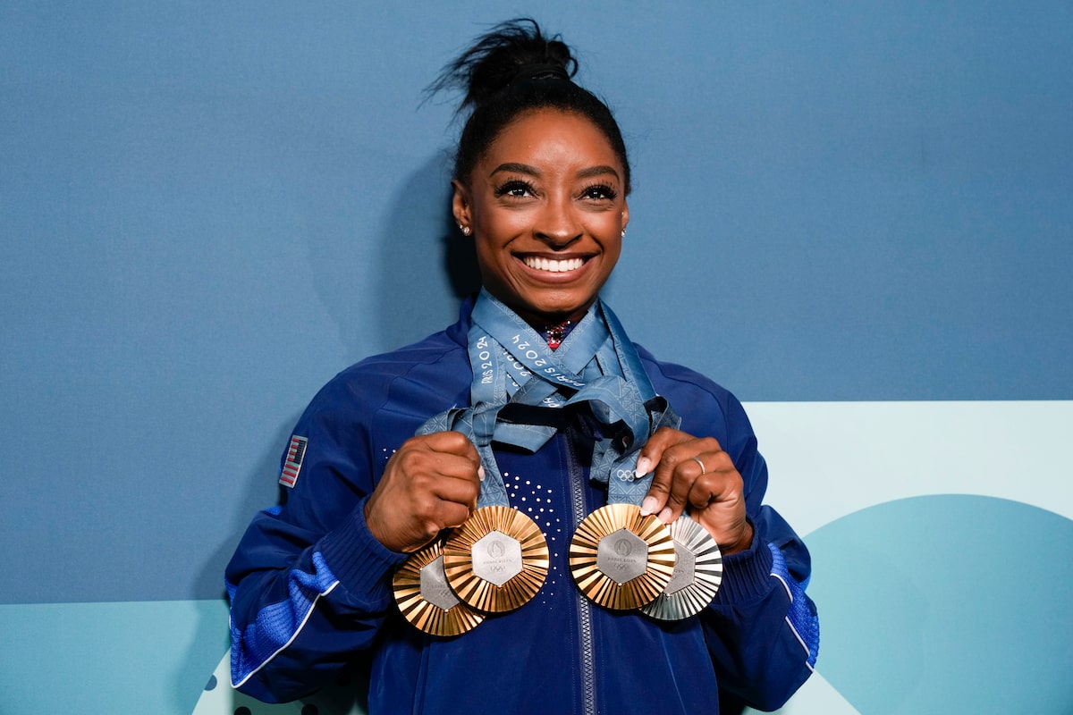 Simone Biles termine la « Redemption Tour » des JO de Paris avec une dernière médaille – l'argent au sol